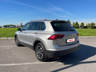 2018 Volkswagen Tiguan II, серебристый, 1940000 рублей, вид 4