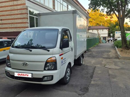 2012 Hyundai Porter II, белый, 2000000 рублей, вид 2
