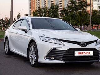 2022 Toyota Camry VIII (XV70) Рестайлинг, белый, 3250000 рублей, вид 1