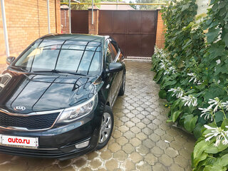 2015 Kia Rio III Рестайлинг, чёрный, 980000 рублей, вид 4