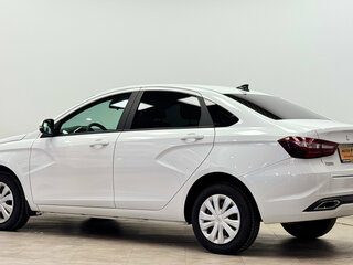 2024 Lada (ВАЗ) Vesta I Рестайлинг (NG), белый, 1325000 рублей, вид 3