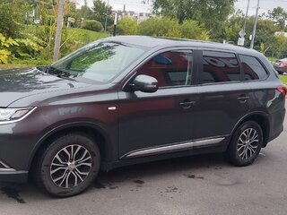 2017 Mitsubishi Outlander III Рестайлинг 2, серый, 1850000 рублей, вид 5