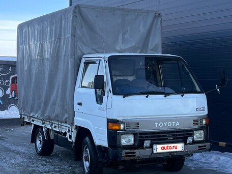 1987 Toyota Dyna, белый, 1300000 рублей, вид 1