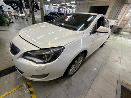 Opel Astra J