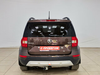 2016 Skoda Yeti I Рестайлинг, коричневый, 825000 рублей, вид 5