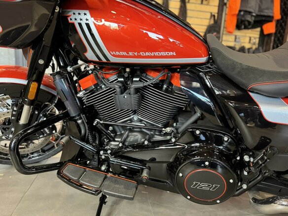 2024 Harley-Davidson CVO Street Glide, оранжевый, 4900000 рублей - вид 14