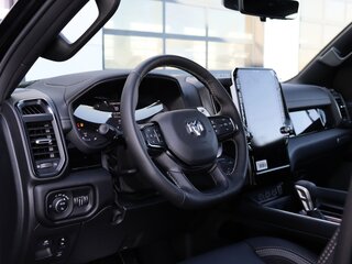 2026 Ram 1500 Crew Cab V Рестайлинг, чёрный, 11090000 рублей, вид 3