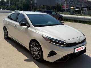 2021 Kia K3 II Рестайлинг, белый, 2900000 рублей, вид 4