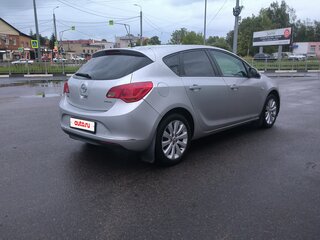 2013 Opel Astra J Рестайлинг, серебристый, 460000 рублей, вид 4