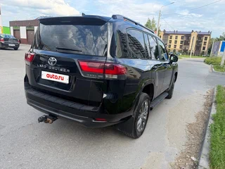 2022 Toyota Land Cruiser 300 Series, чёрный, 9200000 рублей, вид 4
