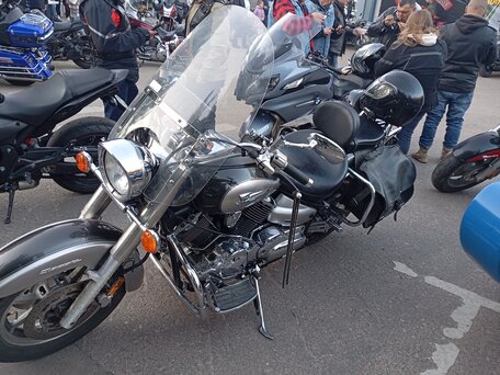 2004 Yamaha XVS1100, серебристый, 600000 рублей, вид 3