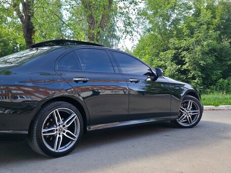2018 Mercedes-Benz E-Класс 200 V (W213, S213, C238), чёрный, 2450000 рублей, вид 3