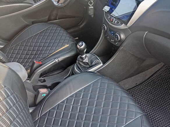 2014 Hyundai Solaris I Рестайлинг, белый, 970000 рублей - вид 4