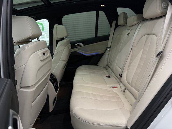 2022 BMW X5 40i IV (G05/G18), белый, 7200000 рублей - вид 13