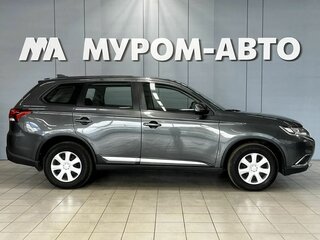 2017 Mitsubishi Outlander III Рестайлинг 2, серый, 1890000 рублей, вид 4