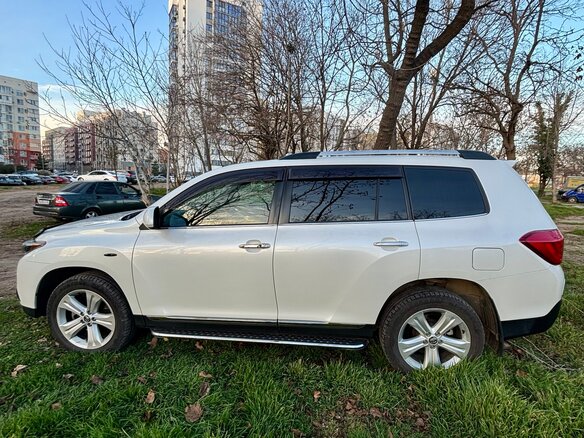 2011 Toyota Highlander II (XU40) Рестайлинг, белый, 2790000 рублей - вид 16