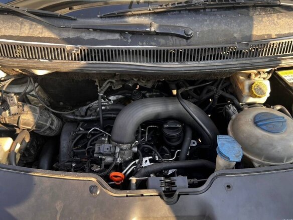 2011 Volkswagen Transporter, белый, 1300000 рублей - вид 8