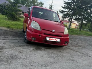 2000 Toyota FunCargo, красный, 380000 рублей, вид 1
