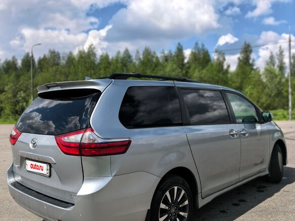 2019 Toyota Sienna III Рестайлинг 2, серый, 3695000 рублей - вид 5