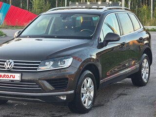 2016 Volkswagen Touareg II Рестайлинг, коричневый, 2490000 рублей, вид 3