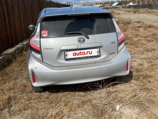 2021 Toyota Aqua I Рестайлинг 2, серебристый, 1600000 рублей, вид 2