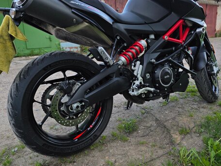 2020 Aprilia SL 900 Shiver, чёрный, 710000 рублей, вид 5