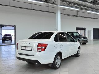 2023 Lada (ВАЗ) Granta I Рестайлинг, белый, 687000 рублей, вид 3