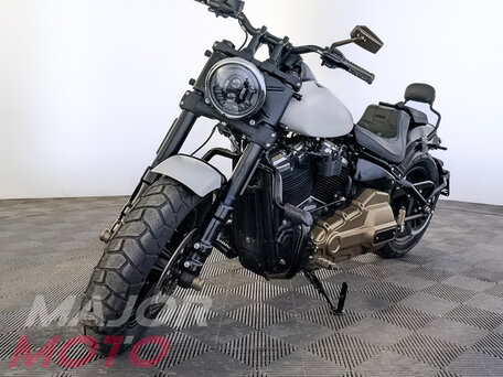 2018 Harley-Davidson Fat Bob, белый, 1865000 рублей, вид 3