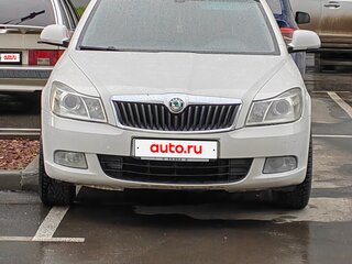 2013 Skoda Octavia II (A5) Рестайлинг, белый, 650000 рублей, вид 1