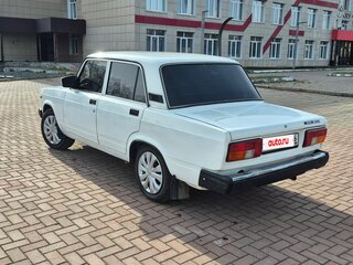 2010 Lada (ВАЗ) 2105, белый, 215000 рублей, вид 3