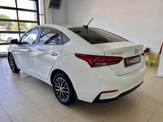 2017 Hyundai Solaris II, белый, 1284900 рублей, вид 4
