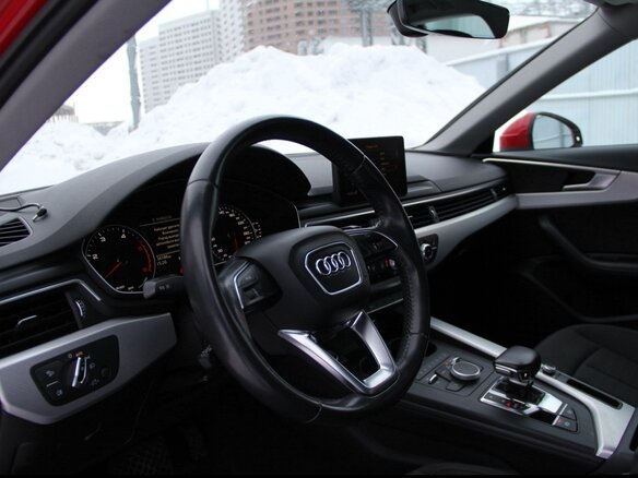 2017 Audi A4 V (B9), красный, 1830000 рублей - вид 3