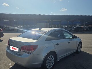 2010 Chevrolet Cruze I, серебристый, 270000 рублей, вид 4