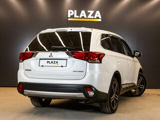 2015 Mitsubishi Outlander III Рестайлинг 2, белый, 1664000 рублей, вид 4