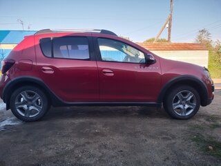 2015 Renault Sandero Stepway II, красный, 800000 рублей, вид 2
