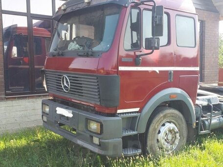 1993 Mercedes-Benz Actros, пурпурный, 450000 рублей, вид 1