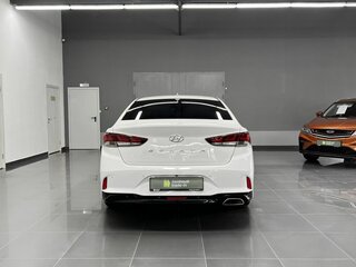 2018 Hyundai Sonata VII (LF) Рестайлинг, белый, 1620000 рублей, вид 4