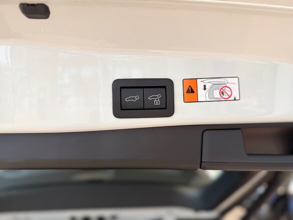 2026 Toyota RAV4 VI (XA60), белый - вид 18
