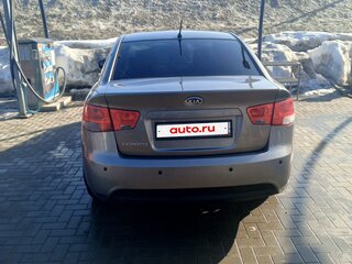 2012 Kia Cerato 6-speed II, серебристый, 750000 рублей, вид 3