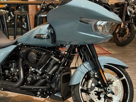 2024 Harley-Davidson Road Glide, голубой, 3950000 рублей, вид 2
