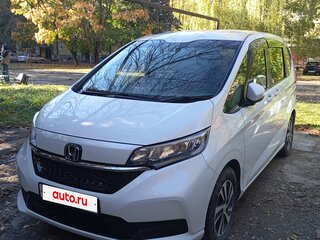 2022 Honda Freed II Рестайлинг, белый, 1725000 рублей, вид 2