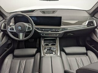 2025 BMW X7 40i I (G07) Рестайлинг, белый, 17500000 рублей, вид 5