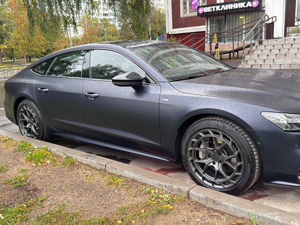 2025 Audi A7 45 TFSI II (4K), синий, 8600000 рублей - вид 3