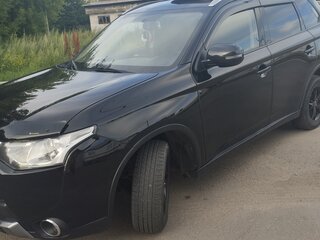 2014 Mitsubishi Outlander III Рестайлинг, чёрный, 1500000 рублей, вид 4