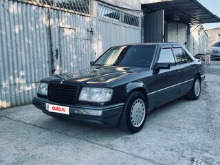1990 Mercedes-Benz W124 230 5-speed, чёрный, 600000 рублей, вид 1