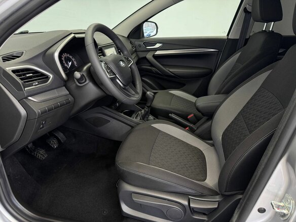 2026 Lada (ВАЗ) Vesta SW I Рестайлинг (NG), серебристый - вид 11