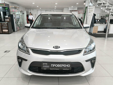 2019 Kia Rio IV, серебристый, 1080000 рублей, вид 2
