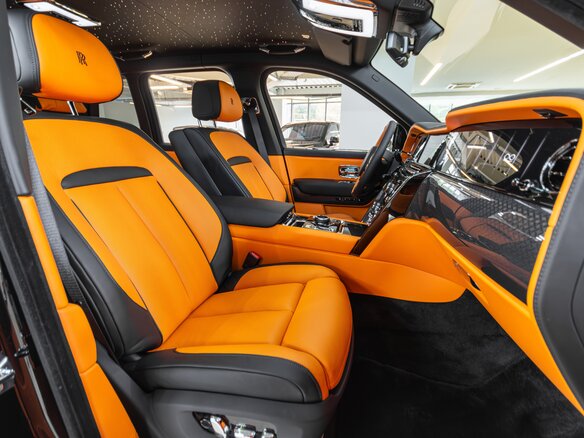 2025 Rolls-Royce Cullinan Black Badge I Рестайлинг (Series II), чёрный, 67490000 рублей - вид 8