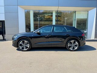 2025 Audi Q8 55 TFSI I (4M) Рестайлинг, чёрный, 15950000 рублей, вид 3
