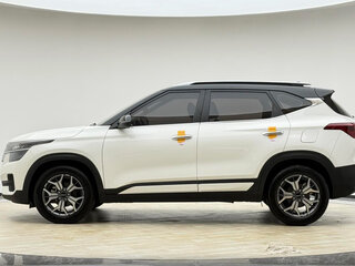 2022 Kia KX3, белый, 1410000 рублей, вид 4